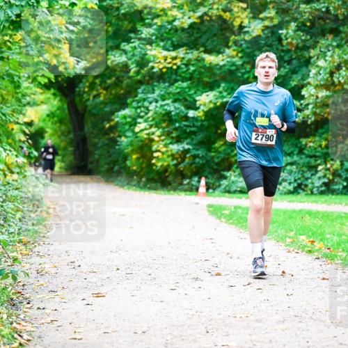12.10.2025 - Bramfelder Halbmarathon 2025 Dr. Thomas Lammeyer http://msf.ph/oto/9360636 12.10.2025 11:13:15 Laufen 2, 02, 2790 meine-sportfotos.de