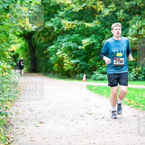 12.10.2025 - Bramfelder Halbmarathon 2025 Dr. Thomas Lammeyer http://msf.ph/oto/9360638 12.10.2025 11:13:15 Laufen 2025, 2790 meine-sportfotos.de