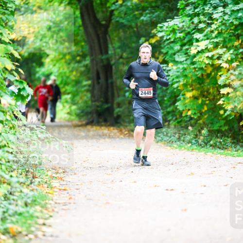 12.10.2025 - Bramfelder Halbmarathon 2025 Dr. Thomas Lammeyer http://msf.ph/oto/9360655 12.10.2025 11:13:21 Laufen 2445 meine-sportfotos.de