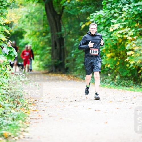 12.10.2025 - Bramfelder Halbmarathon 2025 Dr. Thomas Lammeyer http://msf.ph/oto/9360659 12.10.2025 11:13:21 Laufen 2445 meine-sportfotos.de