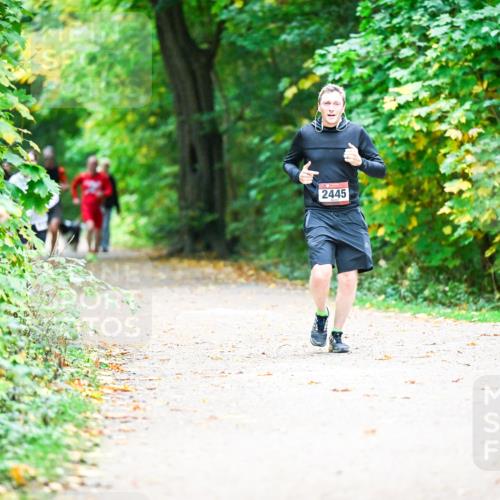 12.10.2025 - Bramfelder Halbmarathon 2025 Dr. Thomas Lammeyer http://msf.ph/oto/9360660 12.10.2025 11:13:22 Laufen 2445 meine-sportfotos.de