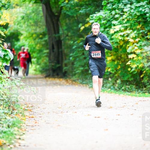12.10.2025 - Bramfelder Halbmarathon 2025 Dr. Thomas Lammeyer http://msf.ph/oto/9360661 12.10.2025 11:13:22 Laufen 2445 meine-sportfotos.de