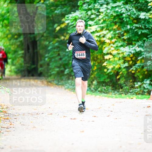 12.10.2025 - Bramfelder Halbmarathon 2025 Dr. Thomas Lammeyer http://msf.ph/oto/9360666 12.10.2025 11:13:22 Laufen 2445 meine-sportfotos.de