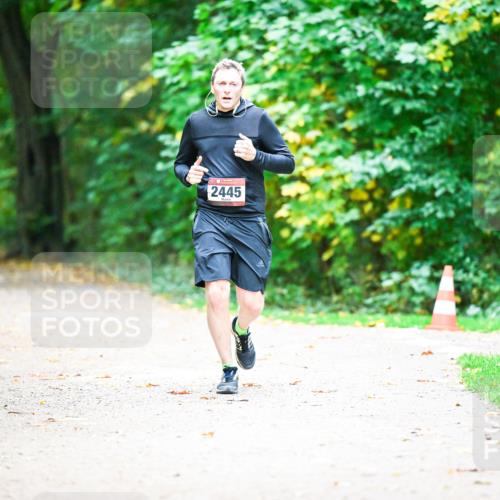 12.10.2025 - Bramfelder Halbmarathon 2025 Dr. Thomas Lammeyer http://msf.ph/oto/9360672 12.10.2025 11:13:23 Laufen 2445 meine-sportfotos.de