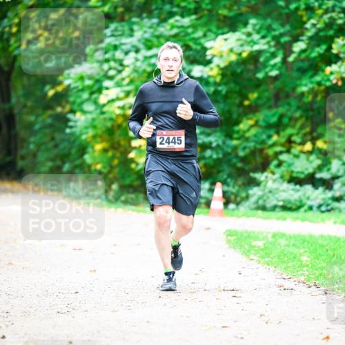 12.10.2025 - Bramfelder Halbmarathon 2025 Dr. Thomas Lammeyer http://msf.ph/oto/9360684 12.10.2025 11:13:25 Laufen 2445 meine-sportfotos.de