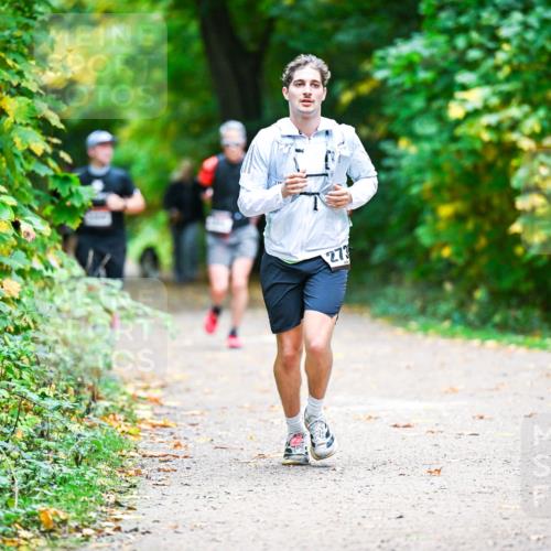 12.10.2025 - Bramfelder Halbmarathon 2025 Dr. Thomas Lammeyer http://msf.ph/oto/9360696 12.10.2025 11:13:30 Laufen 273 meine-sportfotos.de