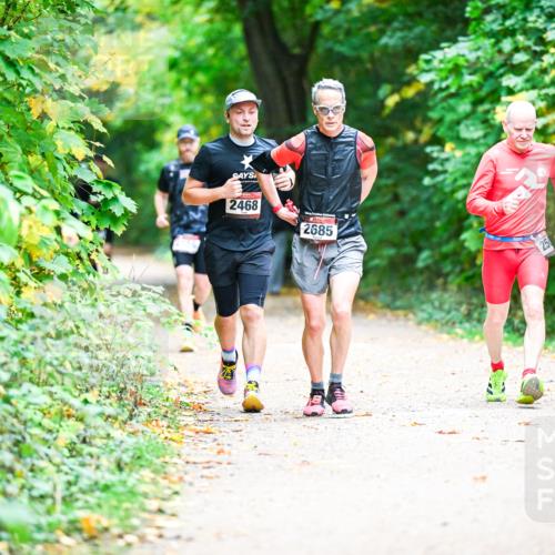 12.10.2025 - Bramfelder Halbmarathon 2025 Dr. Thomas Lammeyer http://msf.ph/oto/9360704 12.10.2025 11:13:34 Laufen 2468, 2685 meine-sportfotos.de