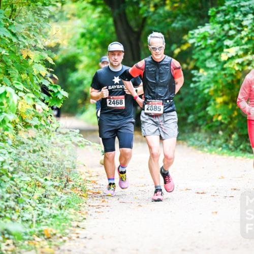12.10.2025 - Bramfelder Halbmarathon 2025 Dr. Thomas Lammeyer http://msf.ph/oto/9360711 12.10.2025 11:13:35 Laufen 2468, 2685 meine-sportfotos.de