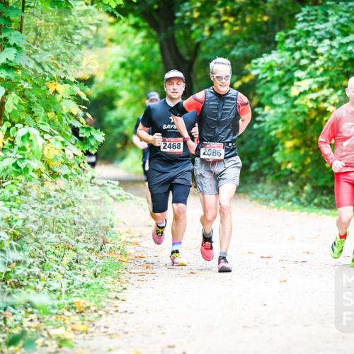 12.10.2025 - Bramfelder Halbmarathon 2025 Dr. Thomas Lammeyer http://msf.ph/oto/9360713 12.10.2025 11:13:36 Laufen 2468, 2685 meine-sportfotos.de