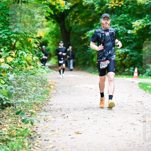 12.10.2025 - Bramfelder Halbmarathon 2025 Dr. Thomas Lammeyer http://msf.ph/oto/9360755 12.10.2025 11:13:42 Laufen 2556 meine-sportfotos.de