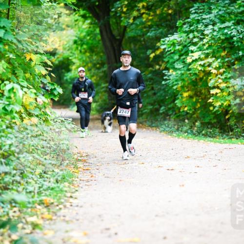 12.10.2025 - Bramfelder Halbmarathon 2025 Dr. Thomas Lammeyer http://msf.ph/oto/9360766 12.10.2025 11:13:44 Laufen 2747 meine-sportfotos.de