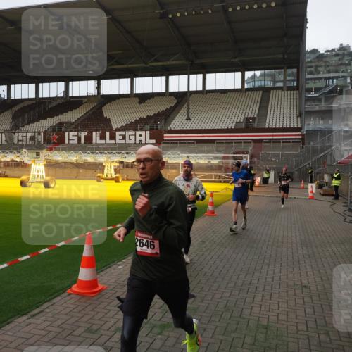 07.12.2025 - St. Pauli X-Mass-Run No. 15 Fabian Wolf http://msf.ph/oto/9360823 07.12.2025 09:51:18 Ziel 13, 1258, 2030, 2135, 2646, 3110, 4273 meine-sportfotos.de