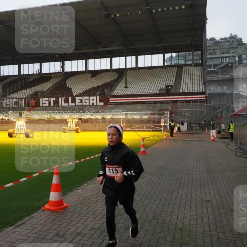 07.12.2025 - St. Pauli X-Mass-Run No. 15 Fabian Wolf http://msf.ph/oto/9360909 07.12.2025 09:53:35 Ziel 96, 115 meine-sportfotos.de