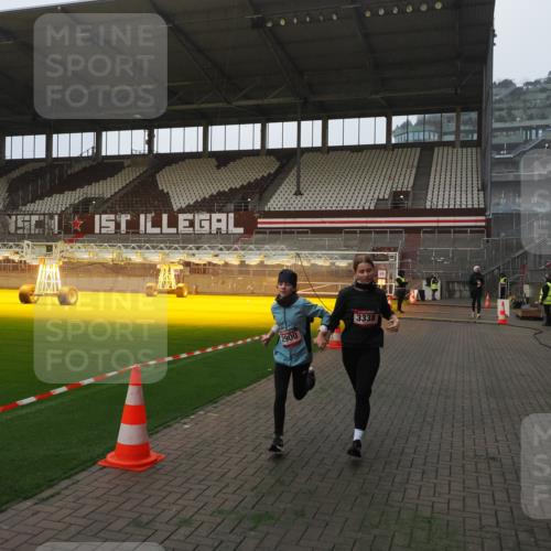 07.12.2025 - St. Pauli X-Mass-Run No. 15 Fabian Wolf http://msf.ph/oto/9360936 07.12.2025 09:54:12 Ziel 1375, 2651, 2900, 3338 meine-sportfotos.de