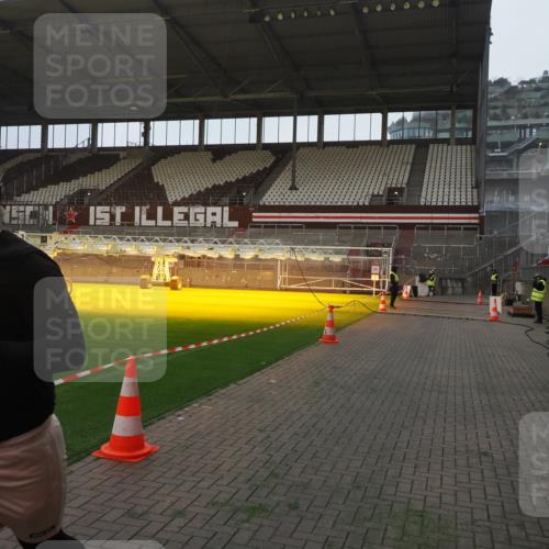 07.12.2025 - St. Pauli X-Mass-Run No. 15 Fabian Wolf http://msf.ph/oto/9361000 07.12.2025 09:55:20 Ziel 1101, 1113, 4087 meine-sportfotos.de