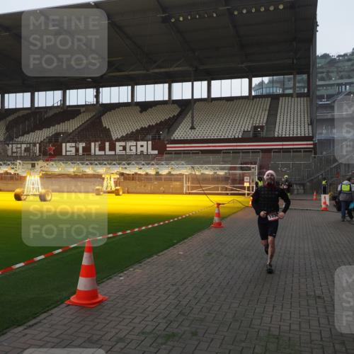 07.12.2025 - St. Pauli X-Mass-Run No. 15 Fabian Wolf http://msf.ph/oto/9361022 07.12.2025 09:56:10 Ziel 1483, 1530 meine-sportfotos.de