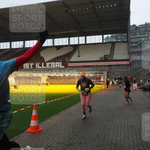 07.12.2025 - St. Pauli X-Mass-Run No. 15 Fabian Wolf http://msf.ph/oto/9361071 07.12.2025 09:56:45 Ziel 198, 662, 1116, 1165, 3255, 4208, 4209 meine-sportfotos.de