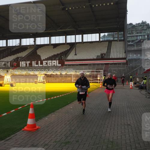 07.12.2025 - St. Pauli X-Mass-Run No. 15 Fabian Wolf http://msf.ph/oto/9361090 07.12.2025 09:56:50 Ziel 198, 497, 662, 1116, 1165, 2861, 4208, 4209 meine-sportfotos.de
