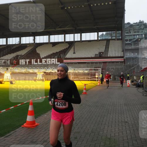 07.12.2025 - St. Pauli X-Mass-Run No. 15 Fabian Wolf http://msf.ph/oto/9361098 07.12.2025 09:56:52 Ziel 198, 497, 662, 1116, 1165, 2861, 4208, 4209 meine-sportfotos.de
