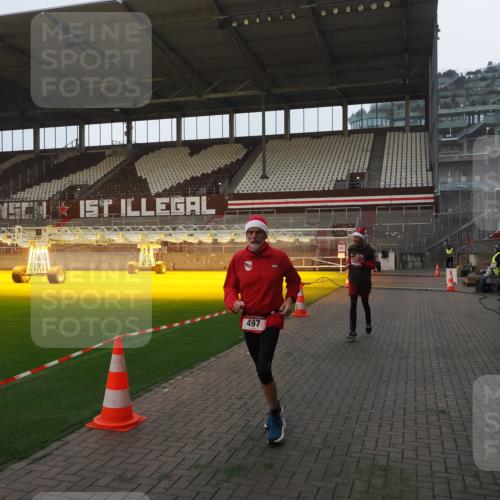 07.12.2025 - St. Pauli X-Mass-Run No. 15 Fabian Wolf http://msf.ph/oto/9361106 07.12.2025 09:56:56 Ziel 198, 497, 662, 1116, 1165, 2861, 4208, 4209 meine-sportfotos.de