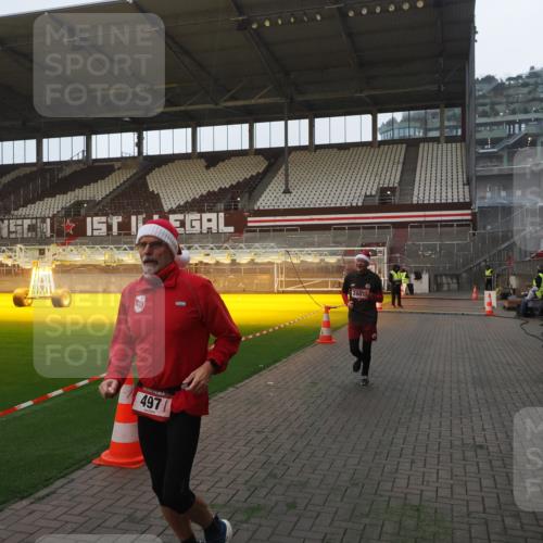 07.12.2025 - St. Pauli X-Mass-Run No. 15 Fabian Wolf http://msf.ph/oto/9361109 07.12.2025 09:56:57 Ziel 198, 497, 1116, 1165, 2861, 4208, 4209 meine-sportfotos.de