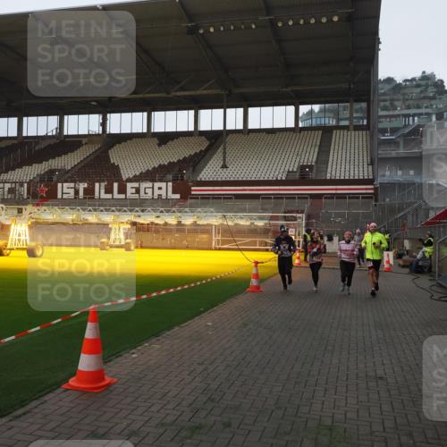 07.12.2025 - St. Pauli X-Mass-Run No. 15 Fabian Wolf http://msf.ph/oto/9361134 07.12.2025 09:57:27 Ziel 632, 1292, 1293, 1377, 1395, 2678, 4032 meine-sportfotos.de