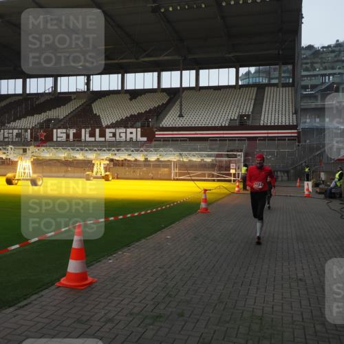 07.12.2025 - St. Pauli X-Mass-Run No. 15 Fabian Wolf http://msf.ph/oto/9361179 07.12.2025 09:57:43 Ziel 1292, 1293, 1377, 1395, 2678, 2984, 4030 meine-sportfotos.de