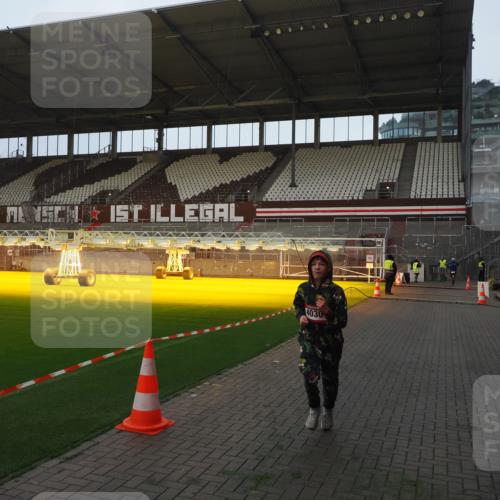 07.12.2025 - St. Pauli X-Mass-Run No. 15 Fabian Wolf http://msf.ph/oto/9361192 07.12.2025 09:57:46 Ziel 2678, 2984, 4030 meine-sportfotos.de