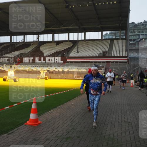 07.12.2025 - St. Pauli X-Mass-Run No. 15 Fabian Wolf http://msf.ph/oto/9361217 07.12.2025 09:58:20 Ziel 238, 261, 1173, 1633, 1774, 2205, 3405, 3515, 4206 meine-sportfotos.de