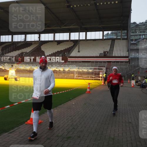 07.12.2025 - St. Pauli X-Mass-Run No. 15 Fabian Wolf http://msf.ph/oto/9361233 07.12.2025 09:58:26 Ziel 238, 261, 483, 1173, 1633, 1774, 2205, 3515, 4031, 4206 meine-sportfotos.de
