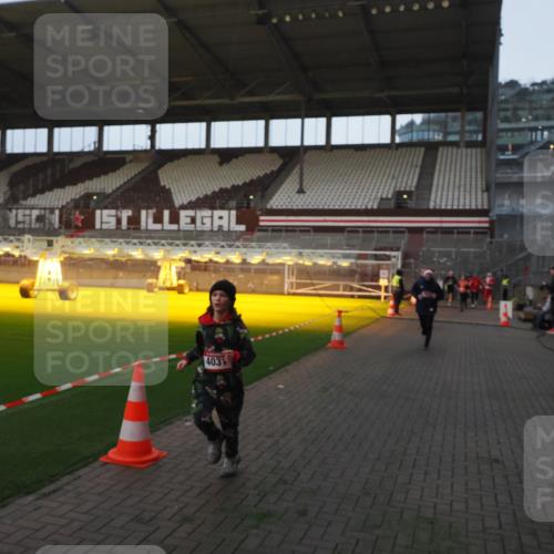 07.12.2025 - St. Pauli X-Mass-Run No. 15 Fabian Wolf http://msf.ph/oto/9361244 07.12.2025 09:58:29 Ziel 238, 261, 483, 1173, 1603, 1633, 1774, 2205, 3515, 4031, 4206 meine-sportfotos.de