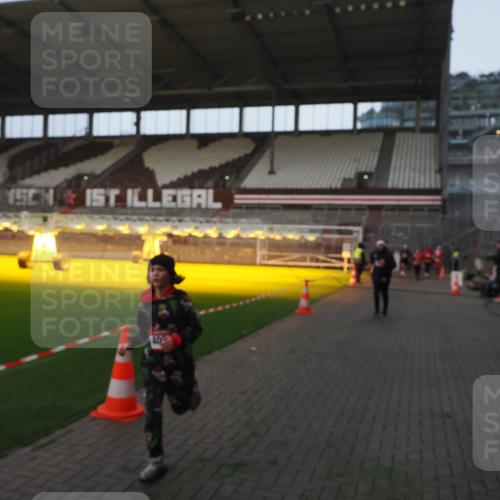 07.12.2025 - St. Pauli X-Mass-Run No. 15 Fabian Wolf http://msf.ph/oto/9361245 07.12.2025 09:58:29 Ziel 238, 261, 483, 1173, 1603, 1633, 1774, 2205, 3515, 4031, 4206 meine-sportfotos.de