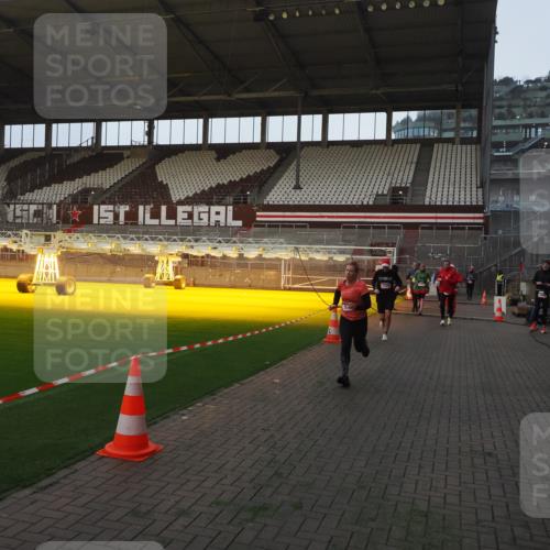 07.12.2025 - St. Pauli X-Mass-Run No. 15 Fabian Wolf http://msf.ph/oto/9361266 07.12.2025 09:58:35 Ziel 238, 261, 483, 532, 1003, 1115, 1173, 1528, 1603, 1782, 1785, 2205, 2392, 3308, 4031, 4206 meine-sportfotos.de