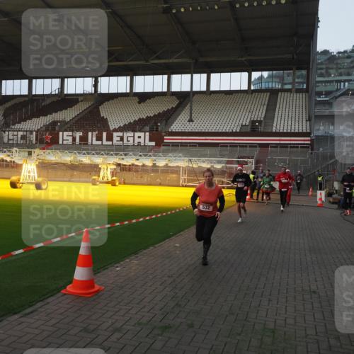 07.12.2025 - St. Pauli X-Mass-Run No. 15 Fabian Wolf http://msf.ph/oto/9361268 07.12.2025 09:58:35 Ziel 238, 261, 483, 532, 1003, 1115, 1173, 1528, 1603, 1782, 1785, 2205, 2392, 3308, 4031, 4206 meine-sportfotos.de
