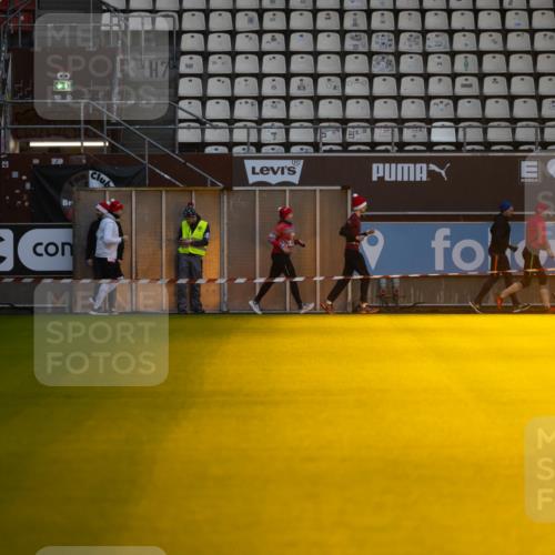 07.12.2025 - St. Pauli X-Mass-Run No. 15 Michael Strokosch http://msf.ph/oto/9361290 07.12.2025 10:32:12 Laufen 8, 7, 9 meine-sportfotos.de