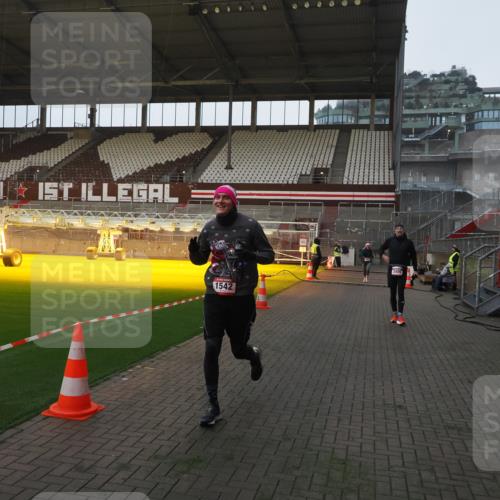 07.12.2025 - St. Pauli X-Mass-Run No. 15 Fabian Wolf http://msf.ph/oto/9361327 07.12.2025 09:58:44 Ziel 483, 532, 655, 1003, 1115, 1528, 1542, 1603, 1782, 1785, 2392, 3308 meine-sportfotos.de