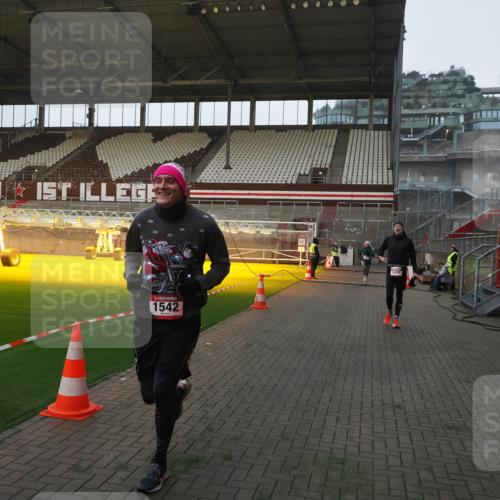 07.12.2025 - St. Pauli X-Mass-Run No. 15 Fabian Wolf http://msf.ph/oto/9361336 07.12.2025 09:58:44 Ziel 483, 532, 655, 1003, 1115, 1528, 1542, 1603, 1782, 1785, 2392, 3308 meine-sportfotos.de