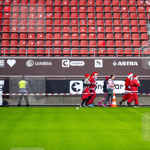 07.12.2025 - St. Pauli X-Mass-Run No. 15 Michael Strokosch http://msf.ph/oto/9361348 07.12.2025 10:53:07 Laufen 92, 000, 8, 3, 85 meine-sportfotos.de