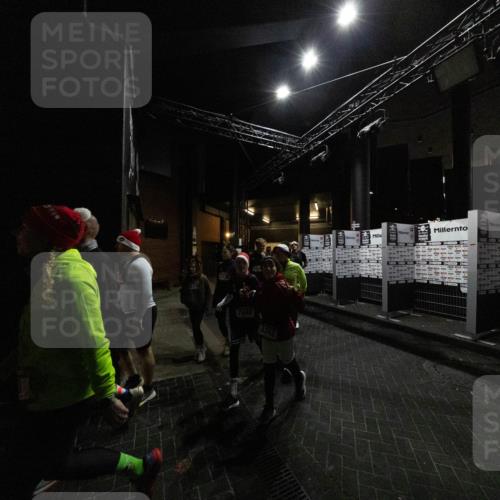 07.12.2025 - St. Pauli X-Mass-Run No. 15 Michael Strokosch http://msf.ph/oto/9361387 07.12.2025 11:11:48 Laufen 2948, 3263 meine-sportfotos.de