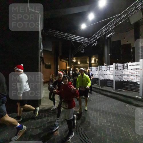 07.12.2025 - St. Pauli X-Mass-Run No. 15 Michael Strokosch http://msf.ph/oto/9361389 07.12.2025 11:11:48 Laufen 3263, 1817, 3267 meine-sportfotos.de