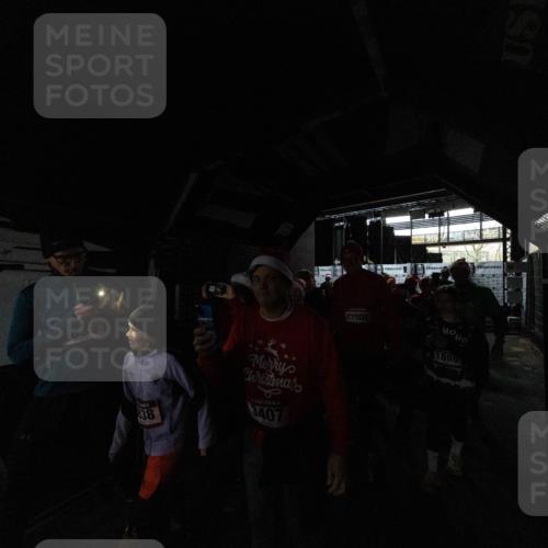07.12.2025 - St. Pauli X-Mass-Run No. 15 Michael Strokosch http://msf.ph/oto/9361420 07.12.2025 11:12:14 Laufen 355, 38, 3407, 1889 meine-sportfotos.de