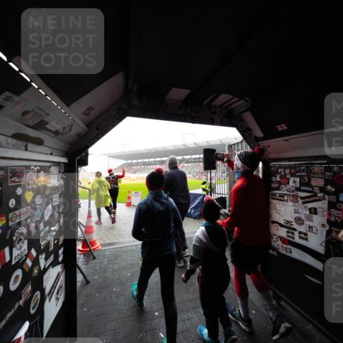 07.12.2025 - St. Pauli X-Mass-Run No. 15 Michael Strokosch http://msf.ph/oto/9361444 07.12.2025 11:12:40 Laufen 440, 1910 meine-sportfotos.de