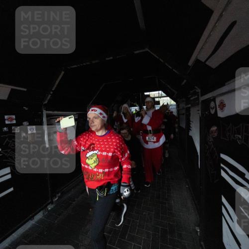 07.12.2025 - St. Pauli X-Mass-Run No. 15 Michael Strokosch http://msf.ph/oto/9361475 07.12.2025 11:12:58 Laufen 4, 800, 824 meine-sportfotos.de