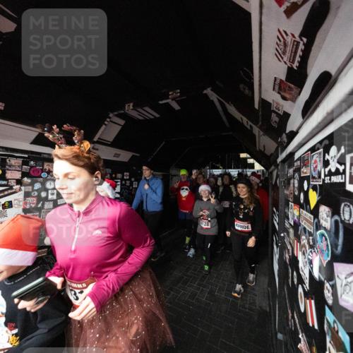 07.12.2025 - St. Pauli X-Mass-Run No. 15 Michael Strokosch http://msf.ph/oto/9361480 07.12.2025 11:13:05 Laufen 128 meine-sportfotos.de