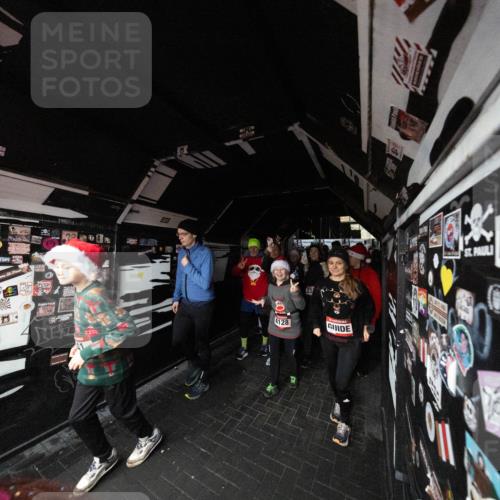 07.12.2025 - St. Pauli X-Mass-Run No. 15 Michael Strokosch http://msf.ph/oto/9361482 07.12.2025 11:13:05 Laufen 4128 meine-sportfotos.de