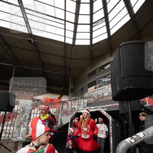 07.12.2025 - St. Pauli X-Mass-Run No. 15 Michael Strokosch http://msf.ph/oto/9361512 07.12.2025 11:14:29 Laufen 15, 236, 53, 157, 4871 meine-sportfotos.de