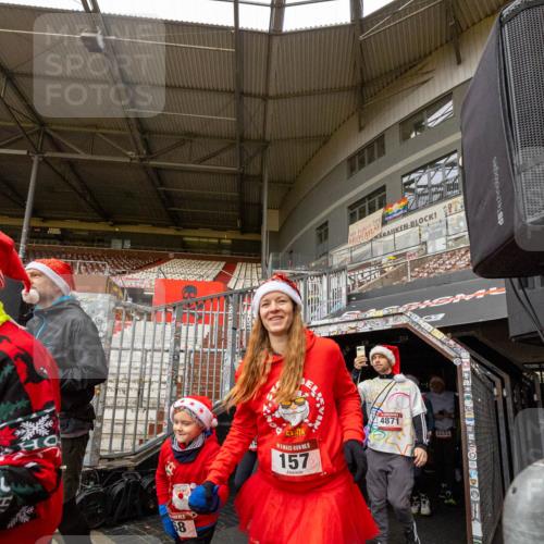 07.12.2025 - St. Pauli X-Mass-Run No. 15 Michael Strokosch http://msf.ph/oto/9361513 07.12.2025 11:14:29 Laufen 157, 4871, 10 meine-sportfotos.de