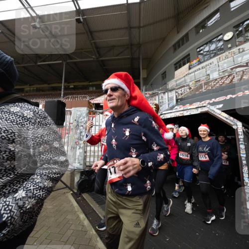 07.12.2025 - St. Pauli X-Mass-Run No. 15 Michael Strokosch http://msf.ph/oto/9361528 07.12.2025 11:14:41 Laufen 15, 53, 3, 1516, 1515, 42 meine-sportfotos.de