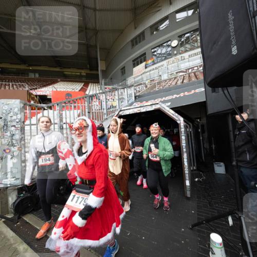 07.12.2025 - St. Pauli X-Mass-Run No. 15 Michael Strokosch http://msf.ph/oto/9361541 07.12.2025 11:14:53 Laufen 194, 1179, 20, 0, 10 meine-sportfotos.de