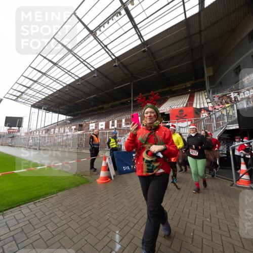 07.12.2025 - St. Pauli X-Mass-Run No. 15 Michael Strokosch http://msf.ph/oto/9361559 07.12.2025 11:15:32 Laufen 2673 meine-sportfotos.de
